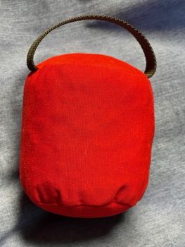 Tonnenball Rot